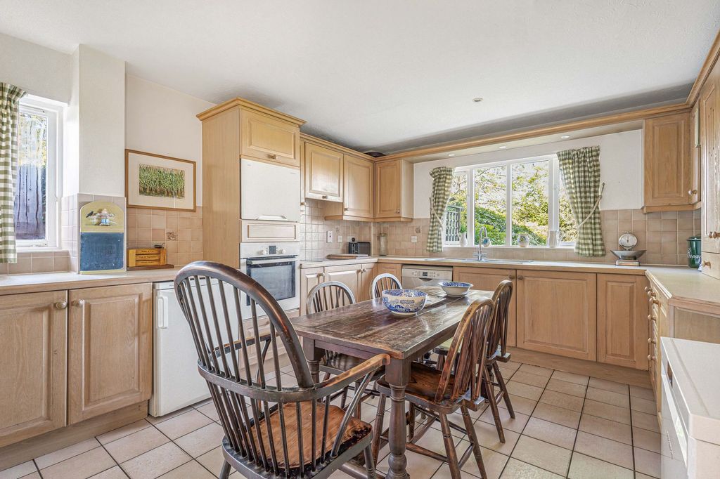 Property photo 3 of 16