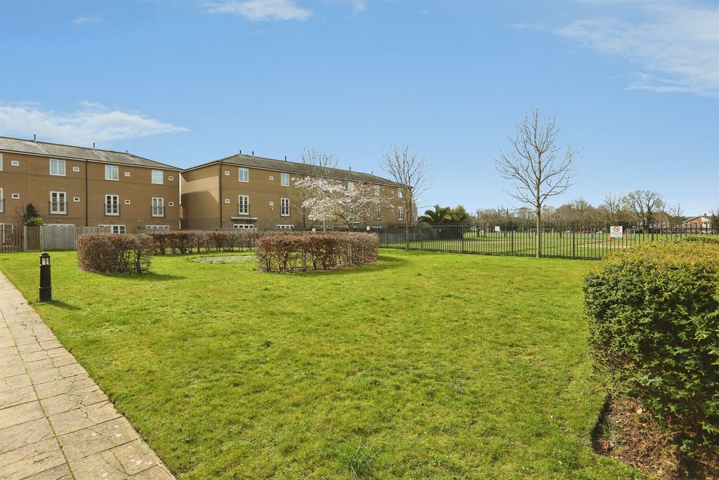 Property photo 2 of 12