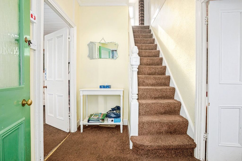 Property photo 3 of 29 Photo