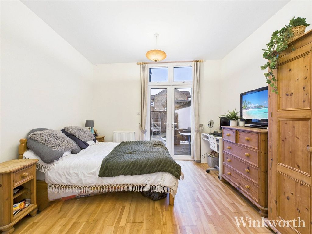 Property photo 2 of 9 Picture No. 19