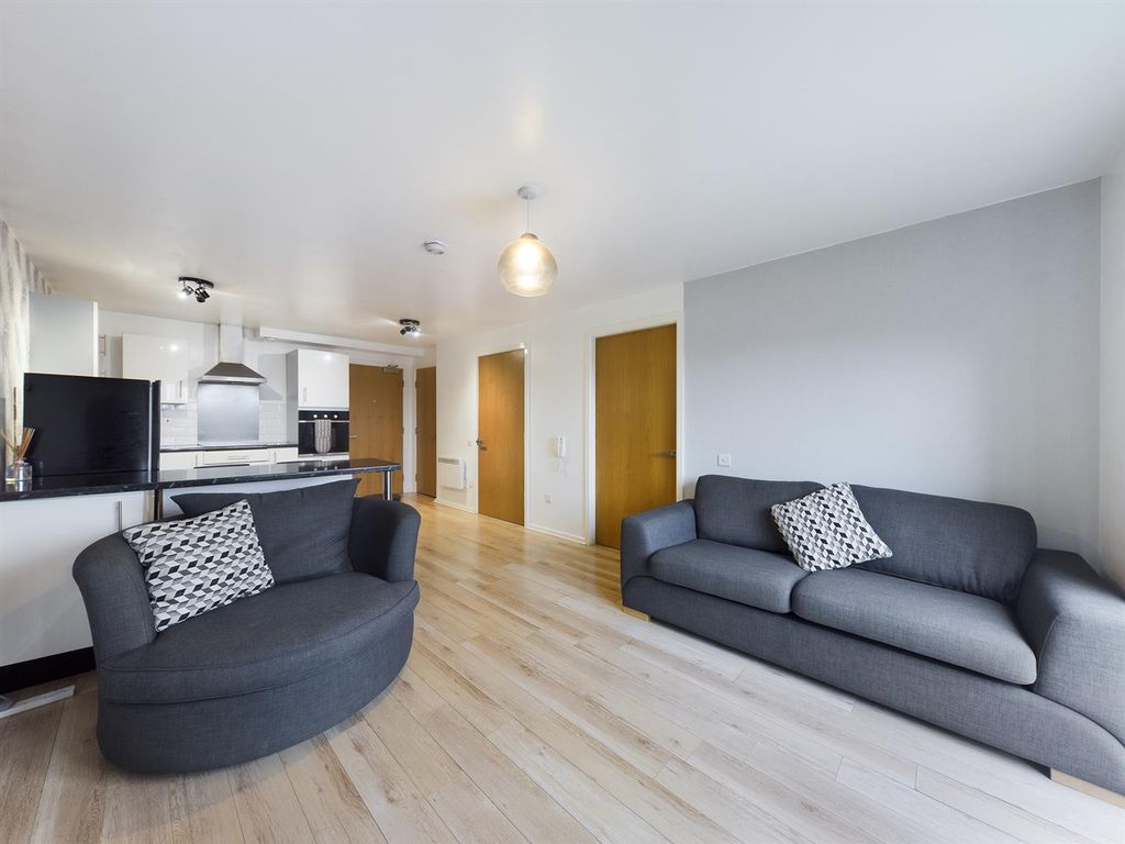 Property photo 2 of 8