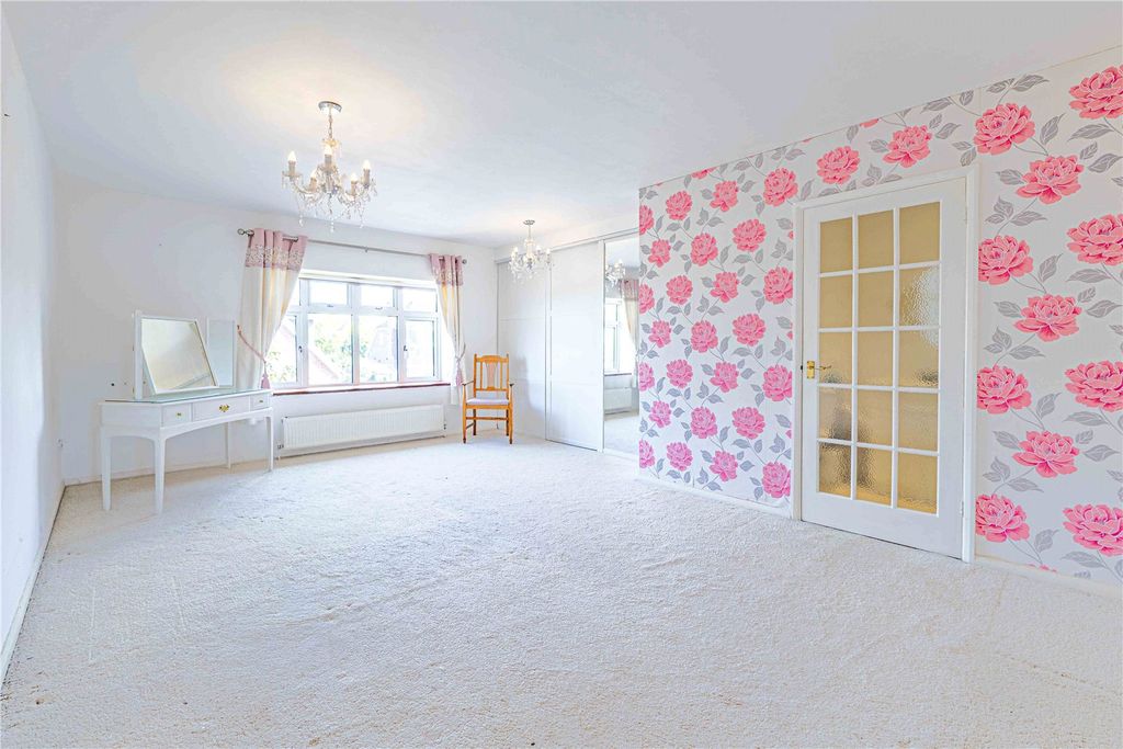 Property photo 2 of 17 Picture No. 21