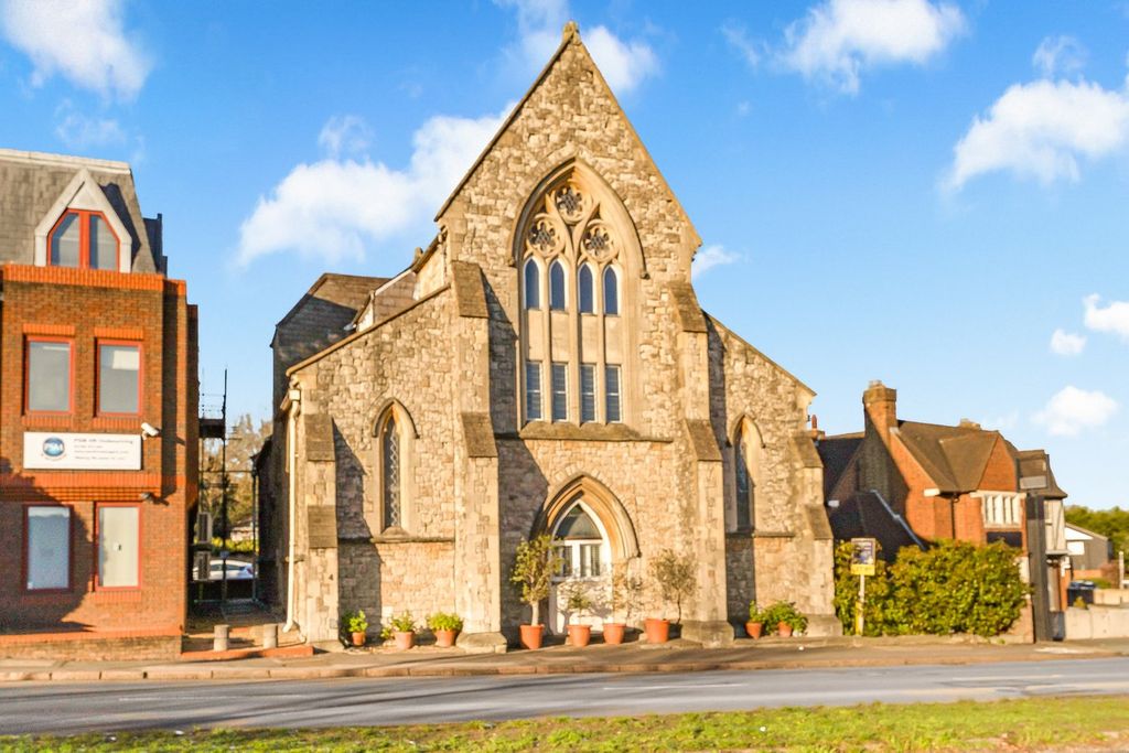 Property photo 1 of 12