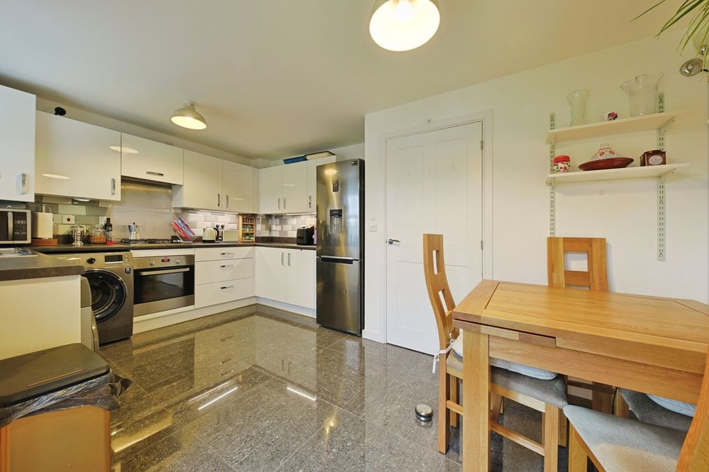 Property photo 3 of 12 4581187