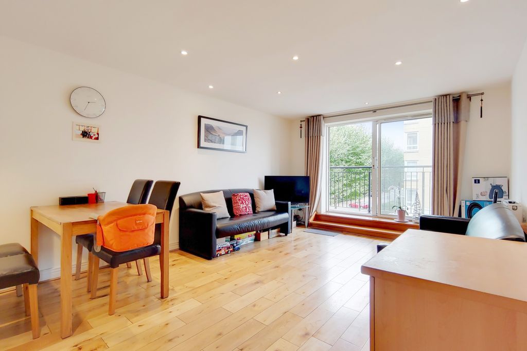 Property photo 2 of 12