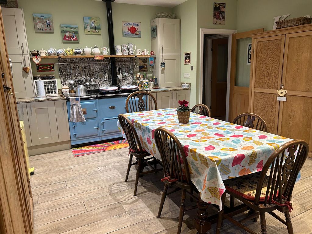 Property photo 3 of 22