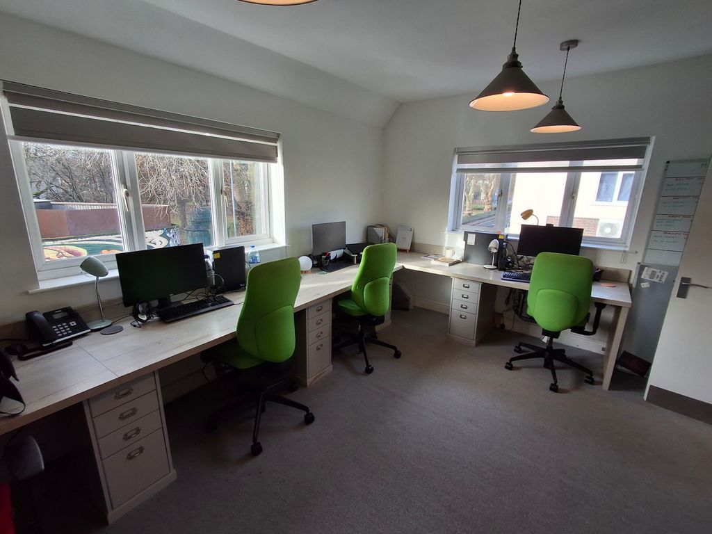 Property photo 3 of 8