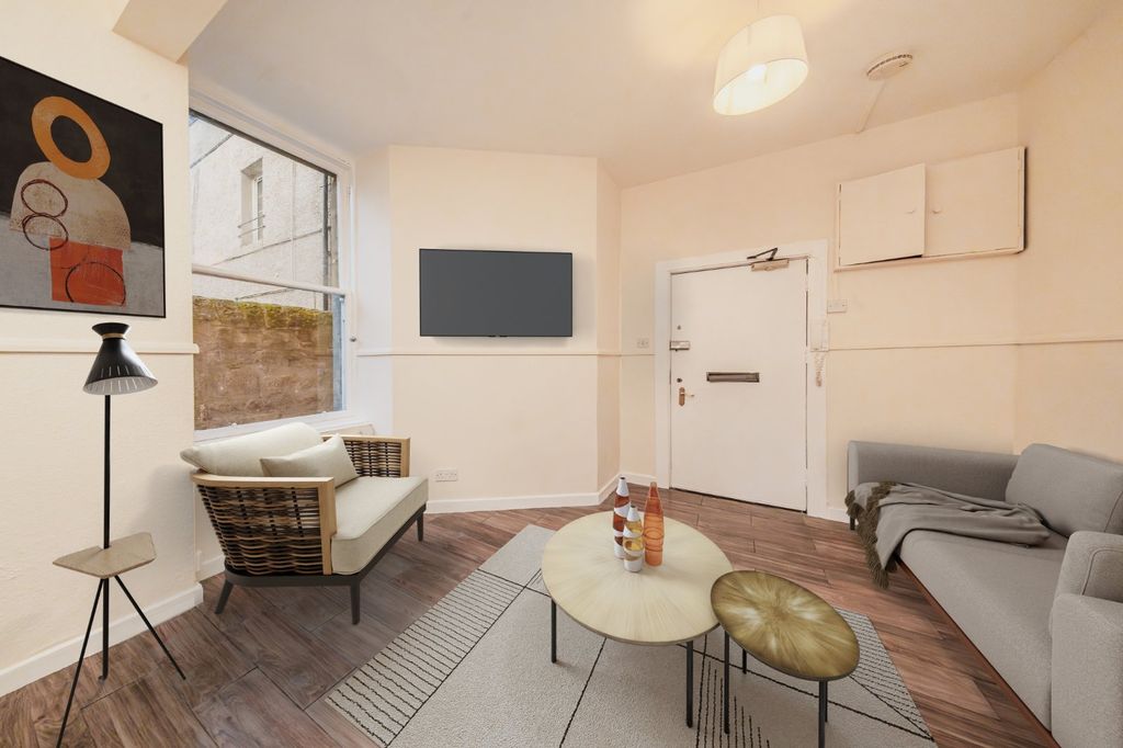 Property photo 3 of 12 Picture 3