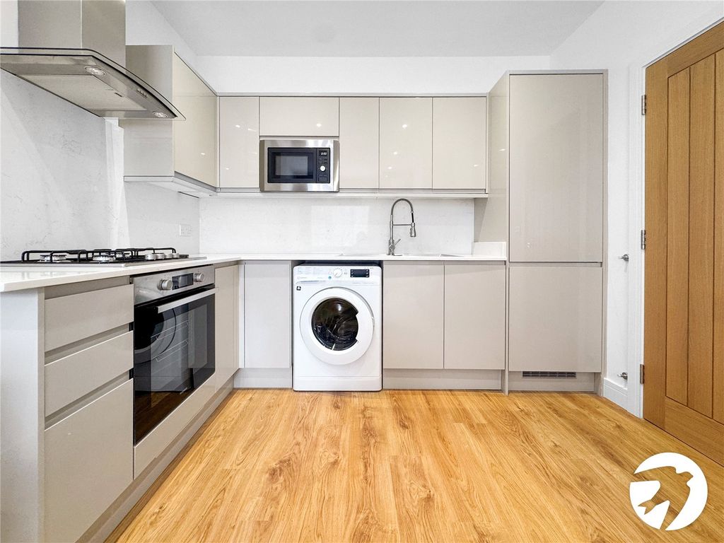 Property photo 2 of 8 Kitchen