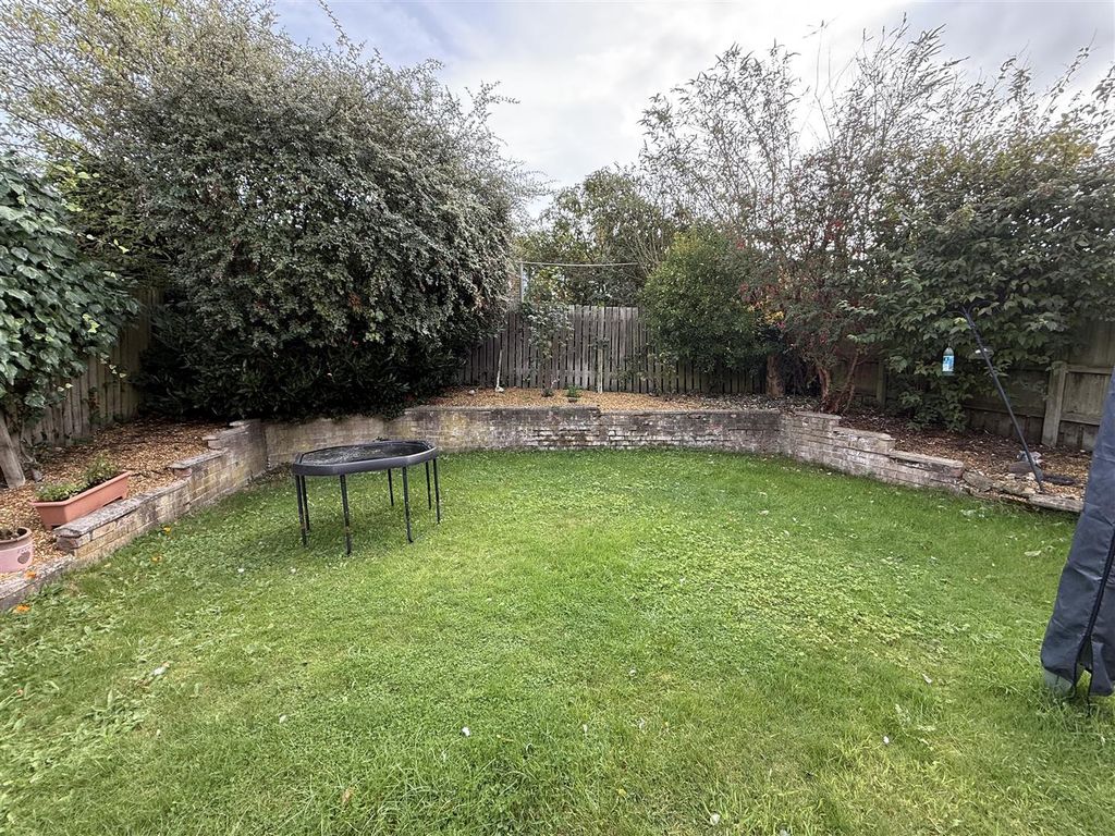 Property photo 3 of 17 Yardley 1.Jpg