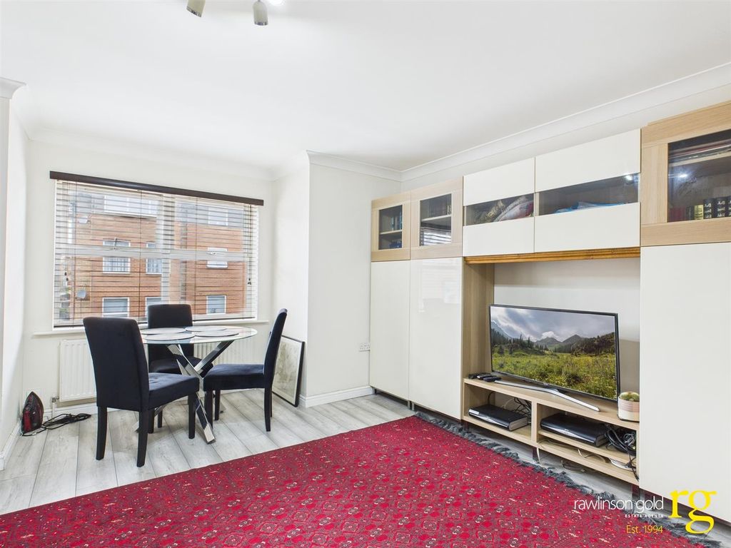 Property photo 3 of 10 Cam02900G0-Pr0295-Still008.Jpg