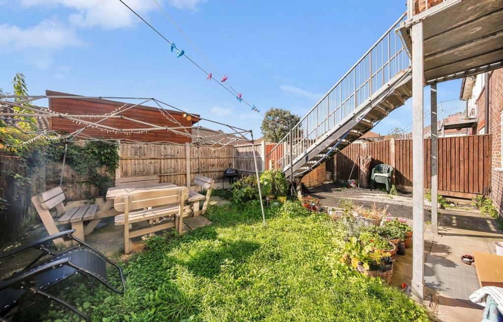 Property photo 2 of 21