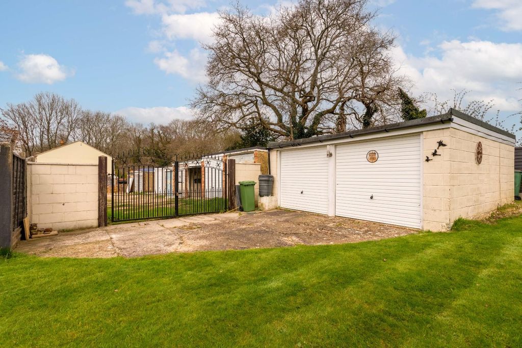 Property photo 3 of 22 Wood Lane-13.Jpg