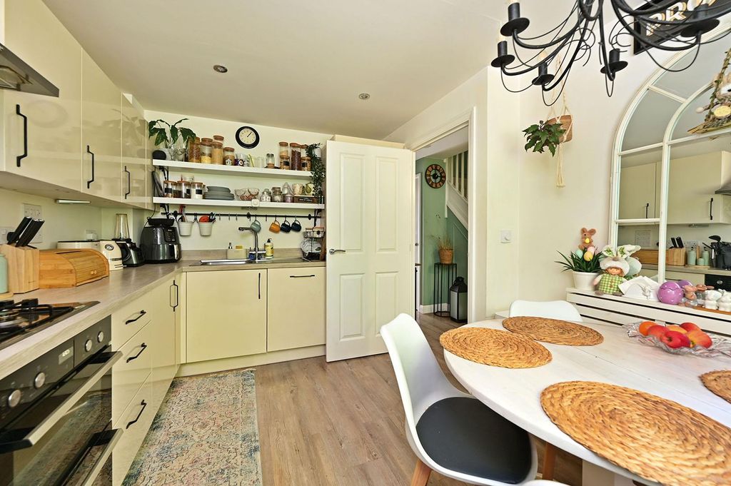 Property photo 3 of 12 Kitchen/Breakfast Room