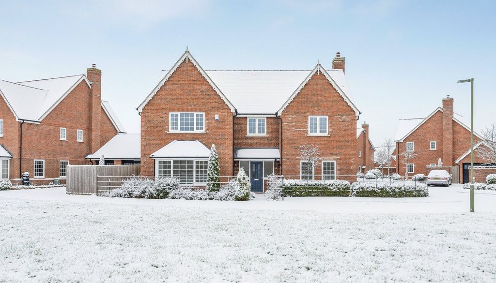 Property photo 3 of 37 Winter Scene