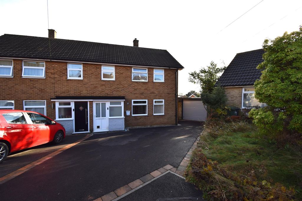 Property photo 1 of 12 Horsley Crescent 1.Jpg