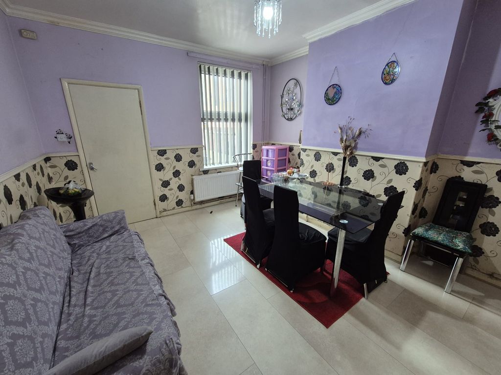 Property photo 3 of 8 Dining Room