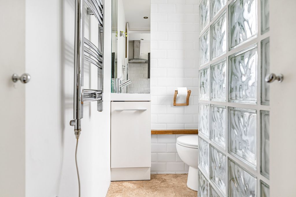Property photo 3 of 12 Bathroom