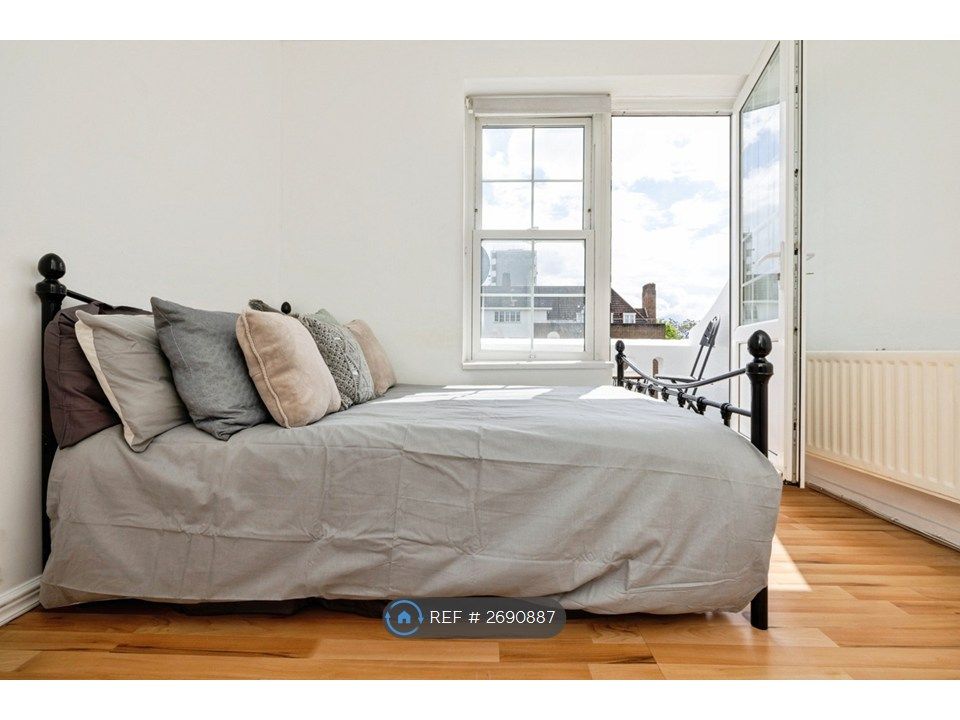 Property photo 1 of 17 Room B &amp; c