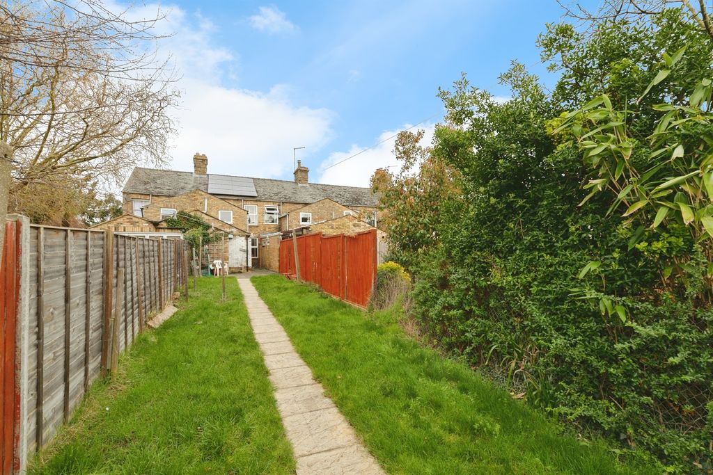 Property photo 1 of 8