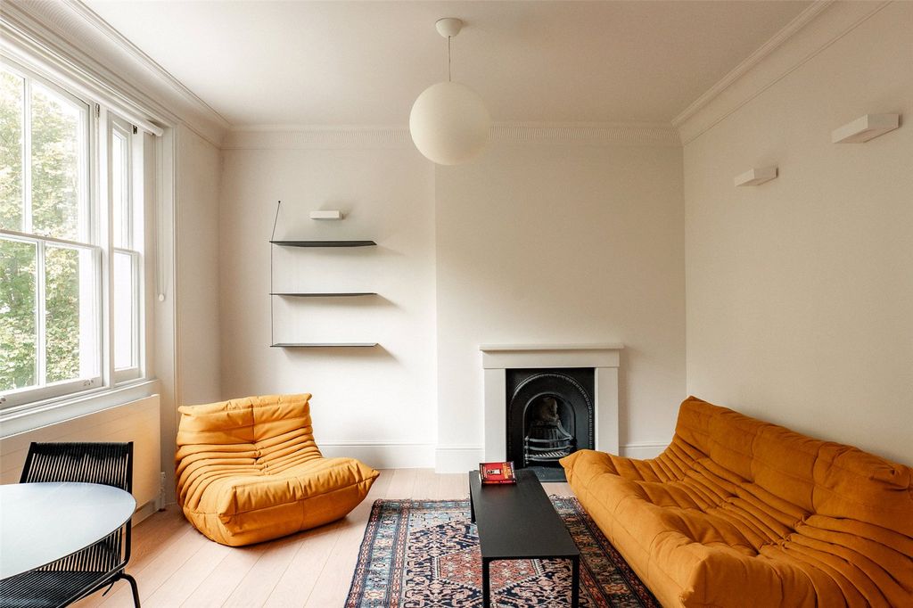 Property photo 3 of 15 Living Room