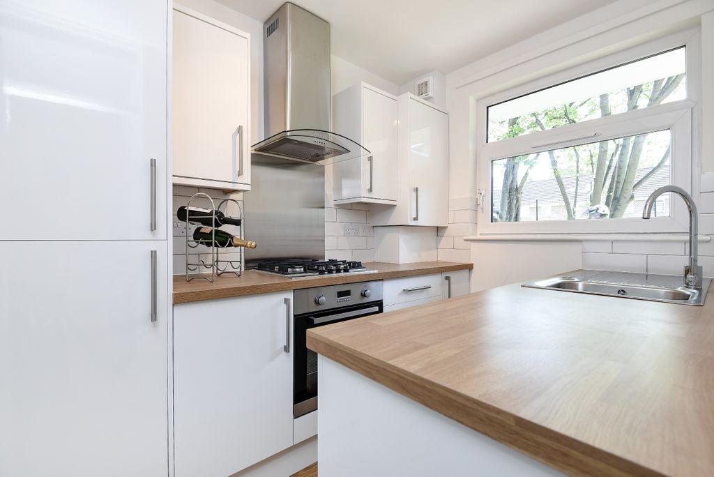Property photo 2 of 9 296052 (2)