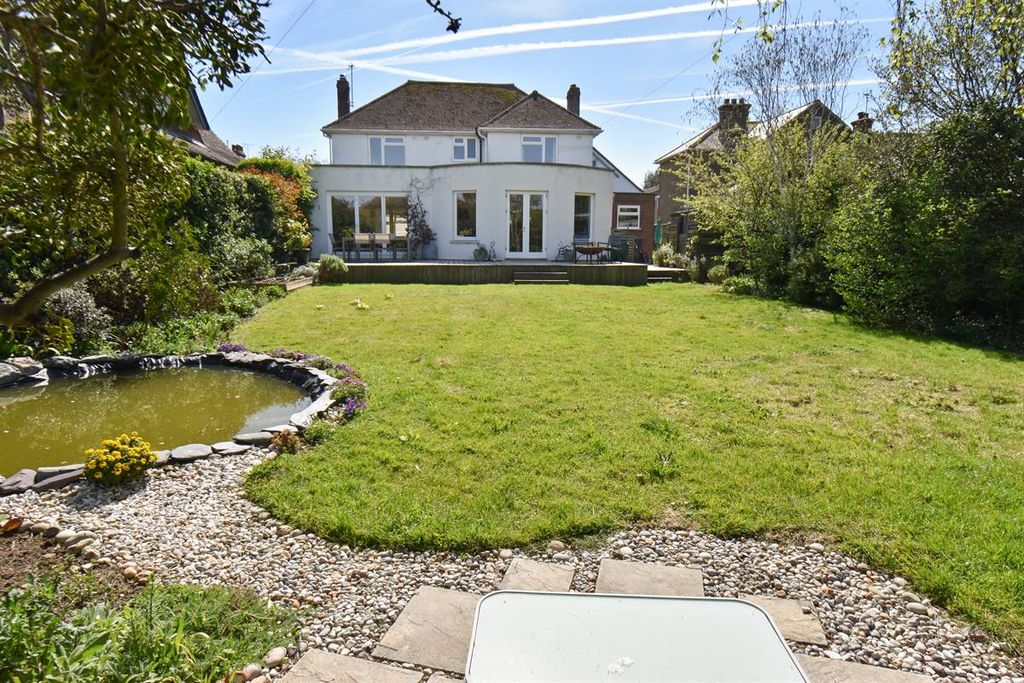 Property photo 3 of 32