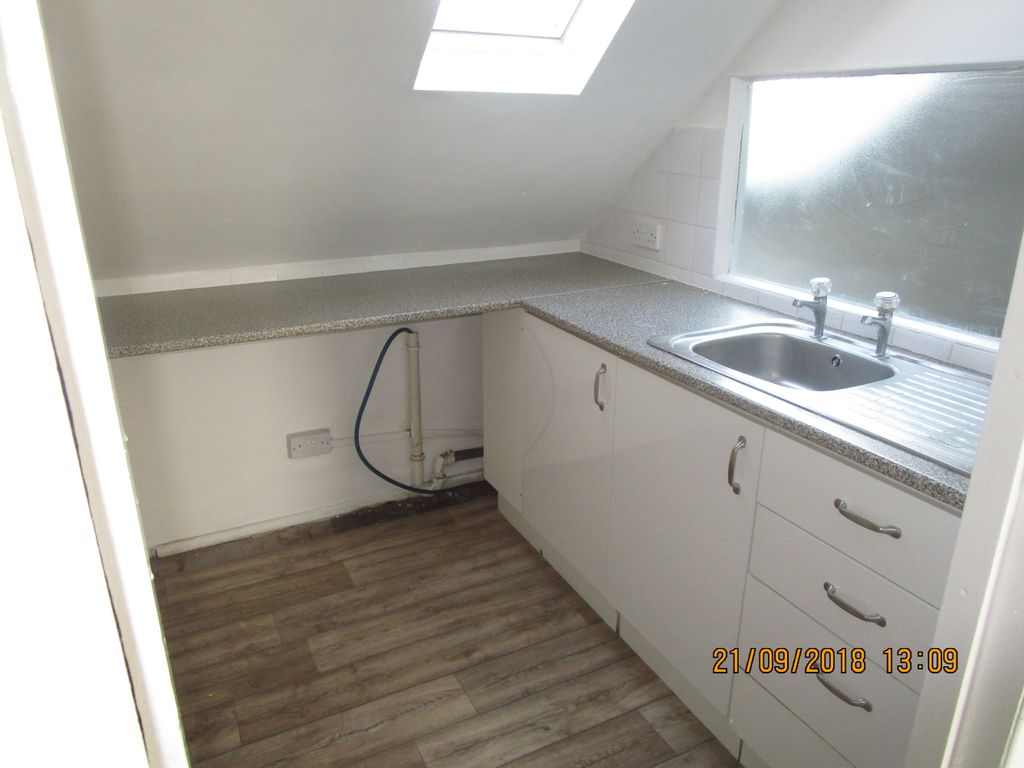 Property photo 3 of 5 Kitchen