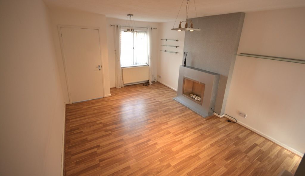Property photo 2 of 7 Living Room