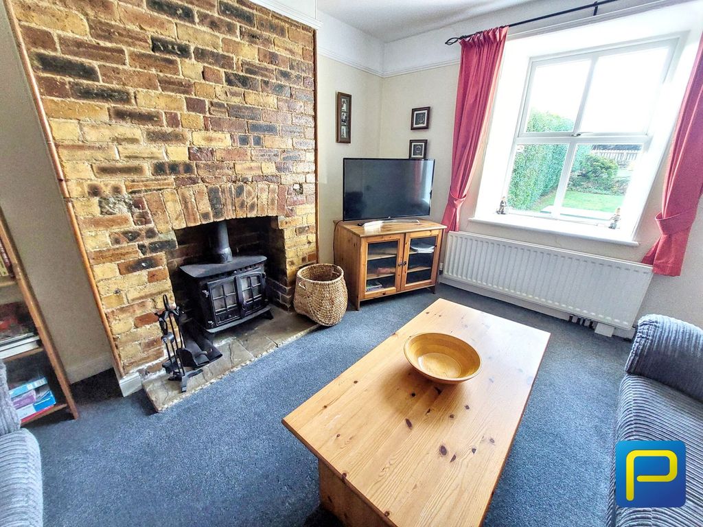 Property photo 2 of 25