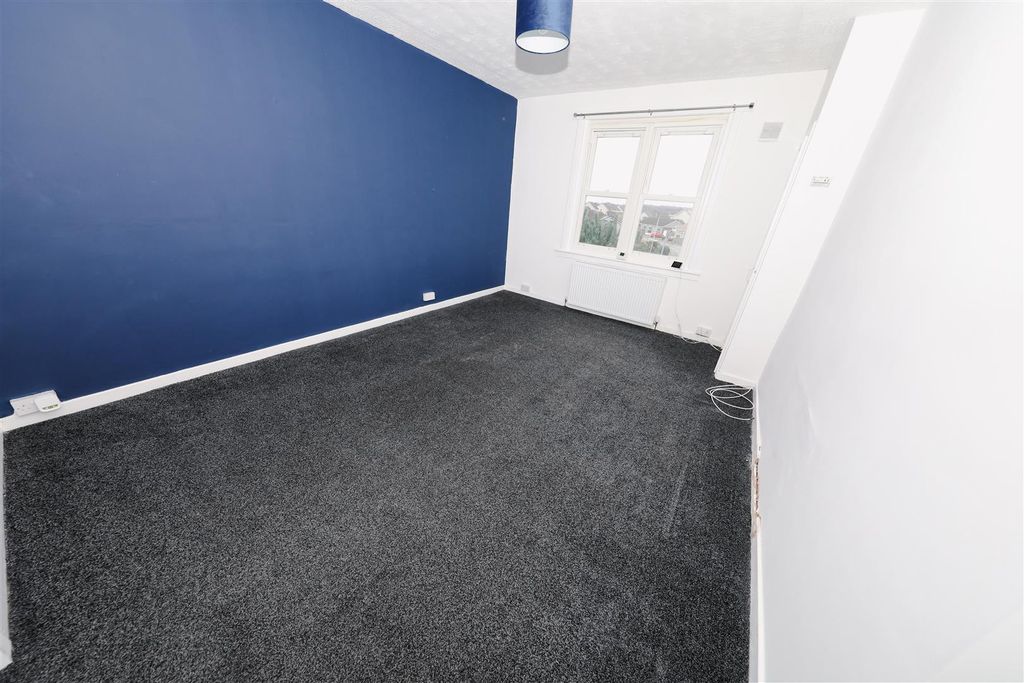 Property photo 2 of 15 B