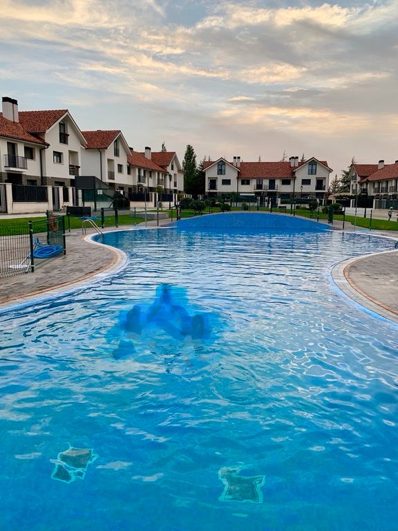 Property photo 2 of 31