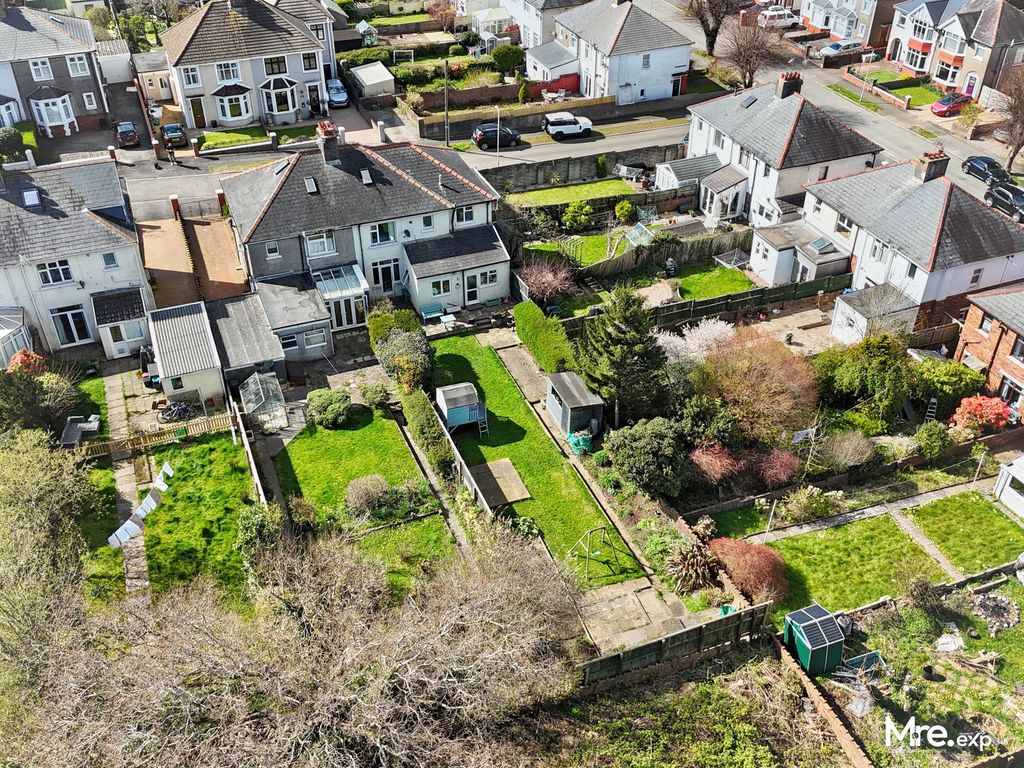 Property photo 2 of 29