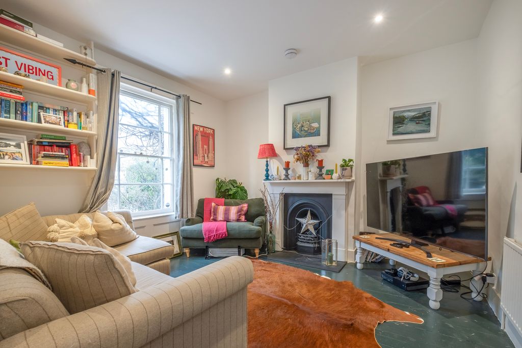 Property photo 2 of 12