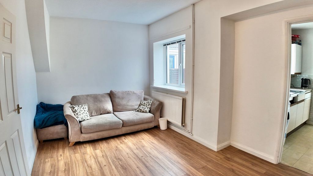 Property photo 3 of 22