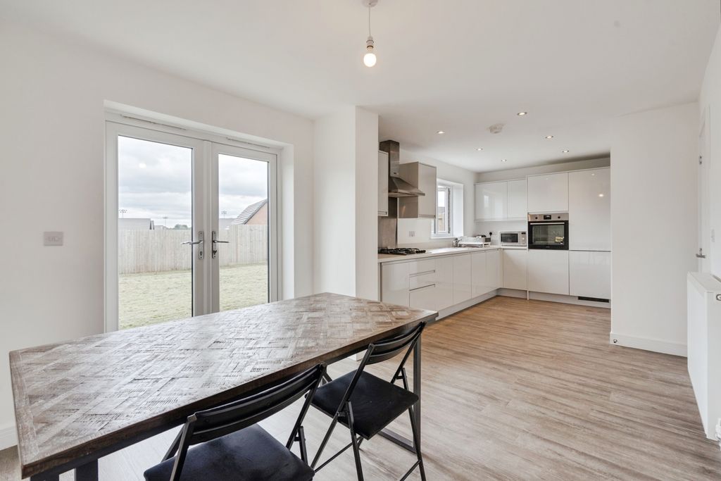 Property photo 3 of 25 Pbox-Img.Jpg