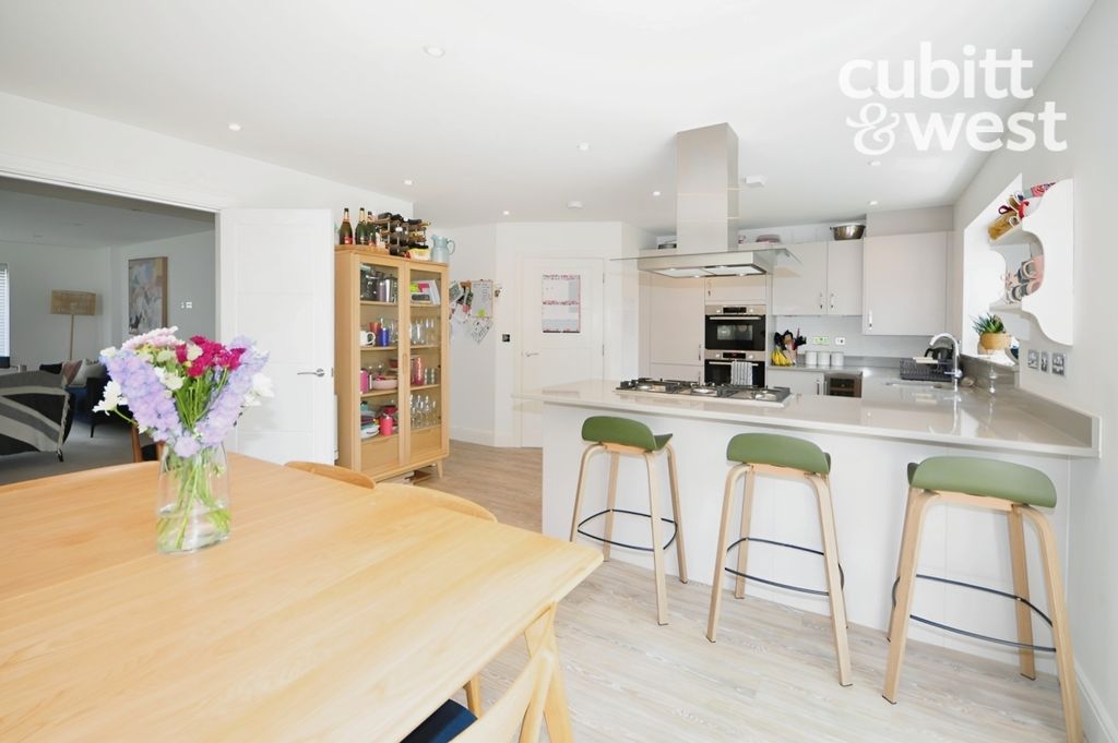 Property photo 2 of 19 Kitchen/Diner