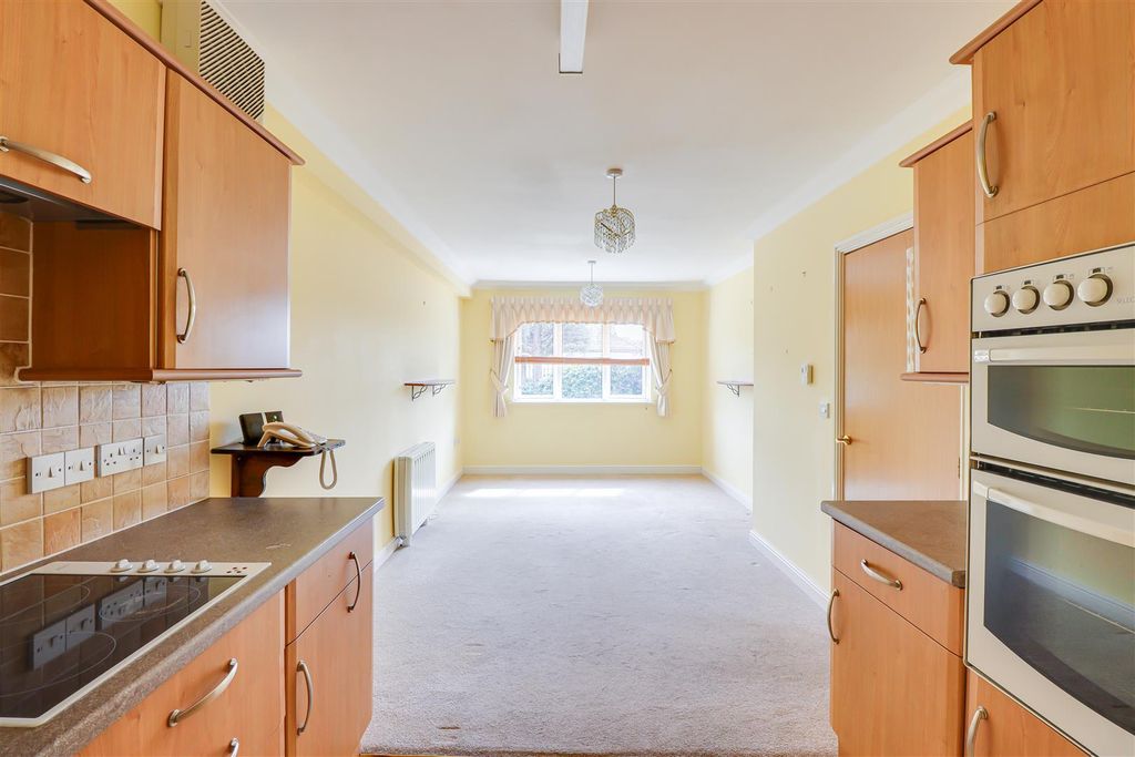 Property photo 3 of 23