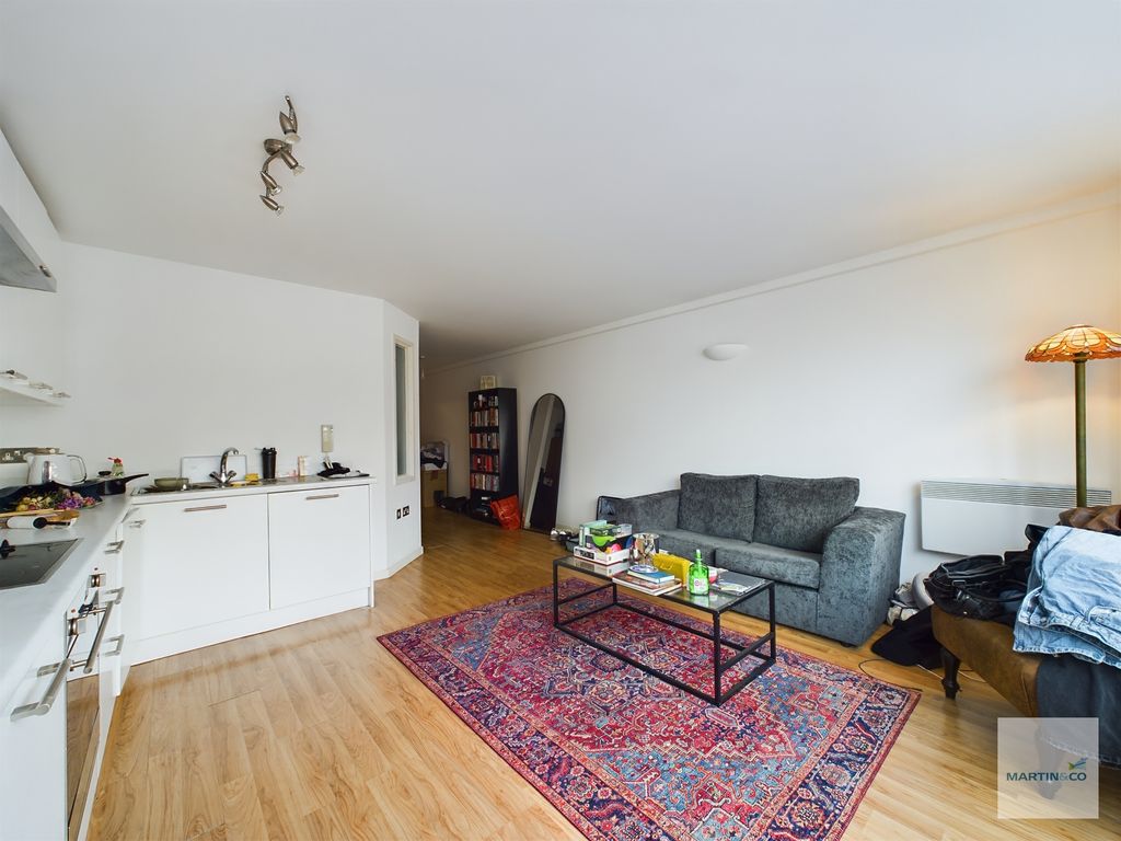 Property photo 3 of 7 Cam03394G0-Pr0178-Still003