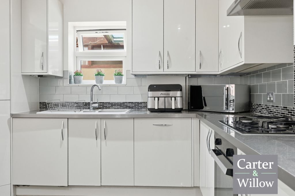 Additional image 8 of 4 bed semi-detached house for saleHaydon Road, Dagenham RM8