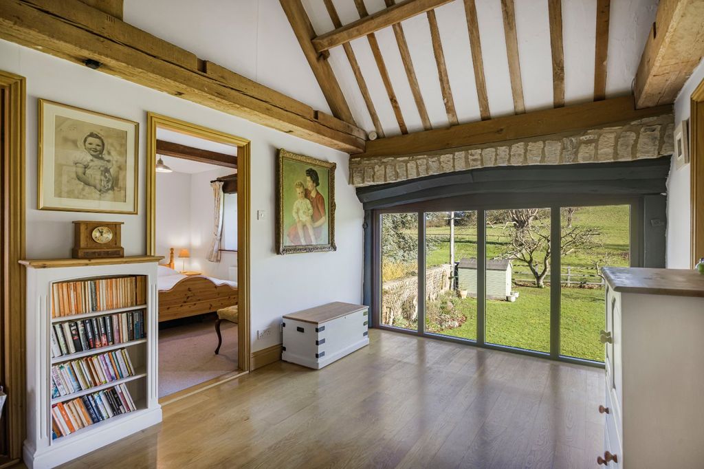 Property photo 2 of 93 Picture No. 48