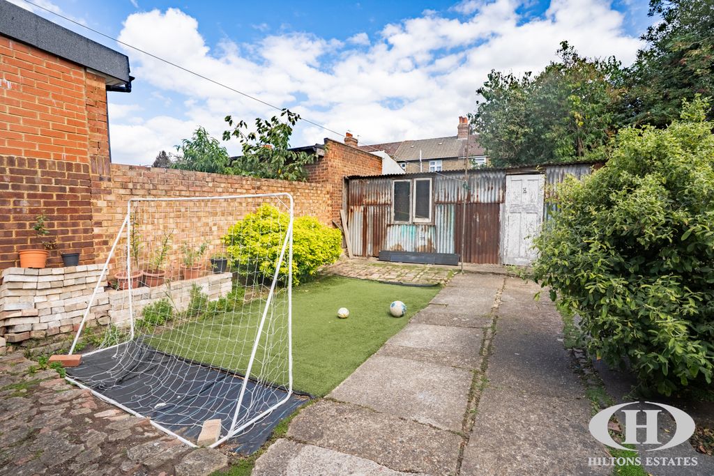 Property photo 2 of 14
