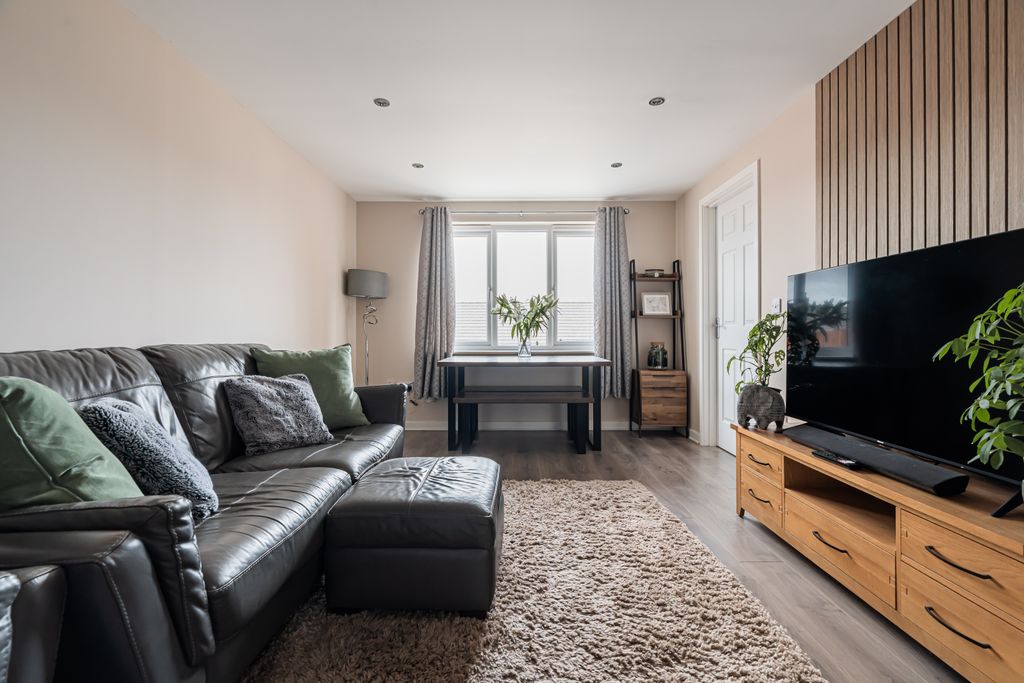 Property photo 2 of 18 Property Image 2