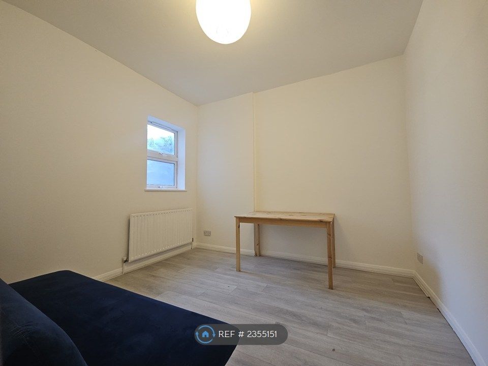 Property photo 2 of 25