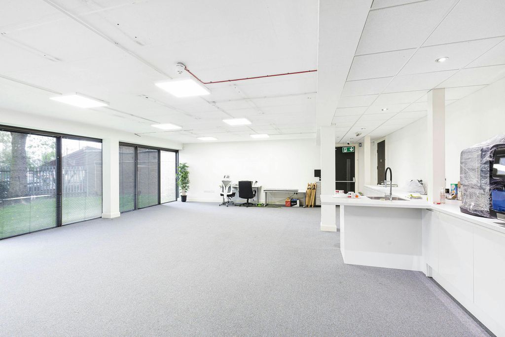 Property photo 3 of 9 Fre__Ground_Floor__22_Abbey_Road__6.Jpg