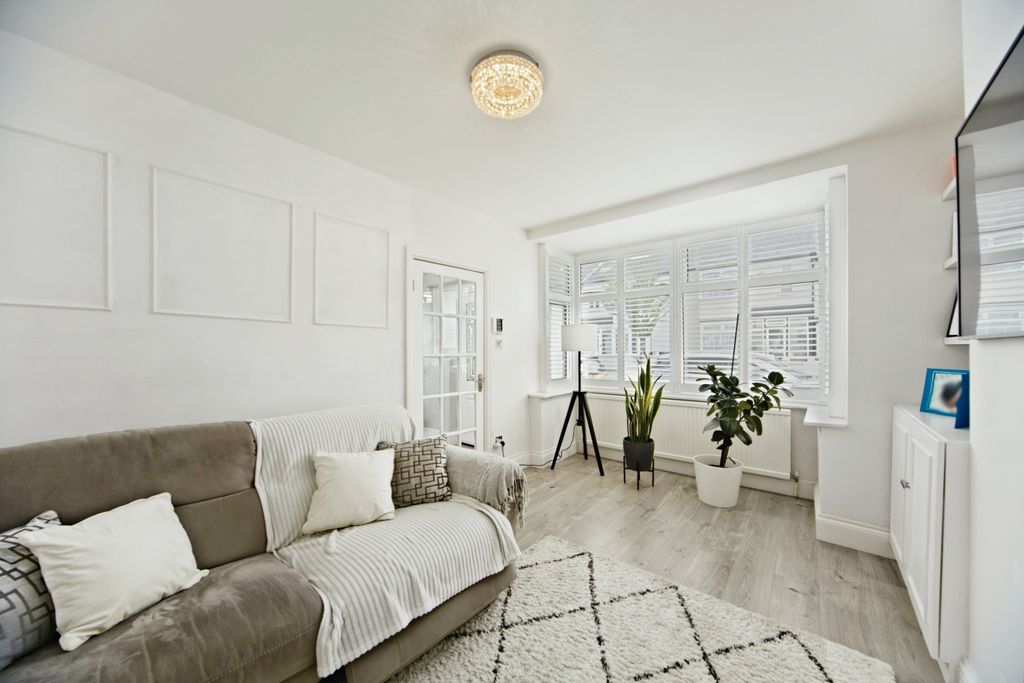 Property photo 3 of 14 Reception Room