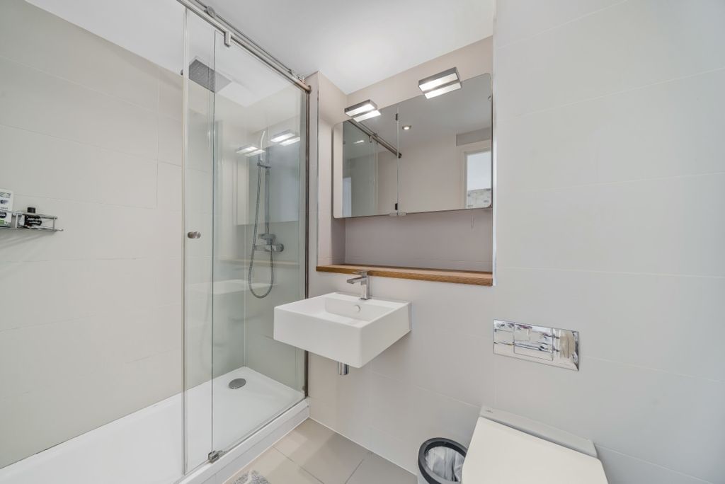 Property photo 3 of 6 987865 (5)