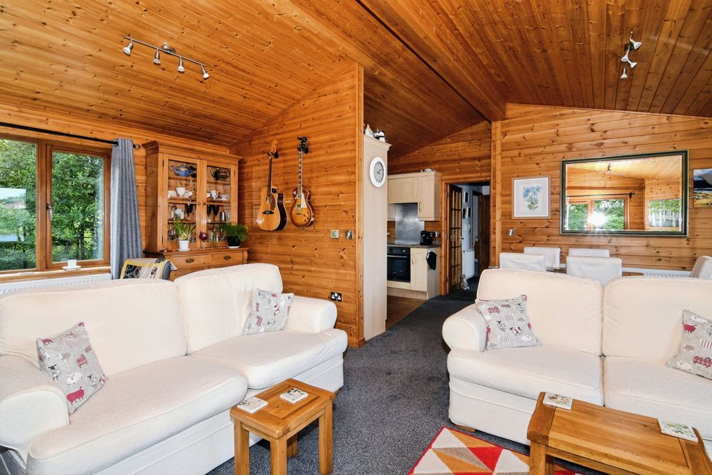 Property photo 2 of 20 Open-Plan Living