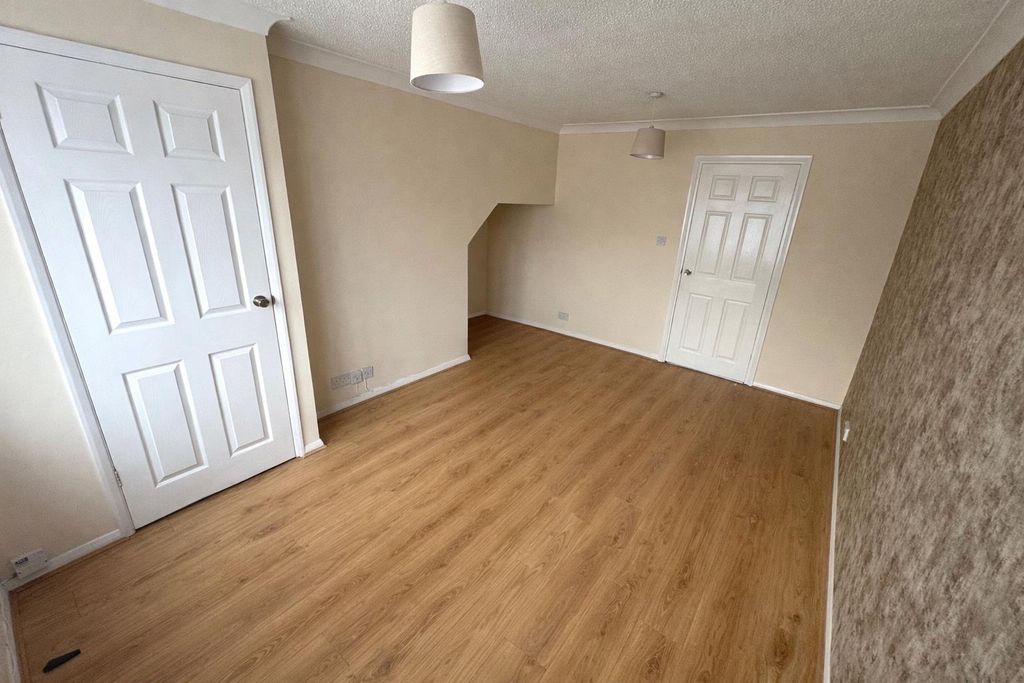 Property photo 2 of 19 436F75A7-79B2-455B-9Fd8-53B18A6c48ce.Png