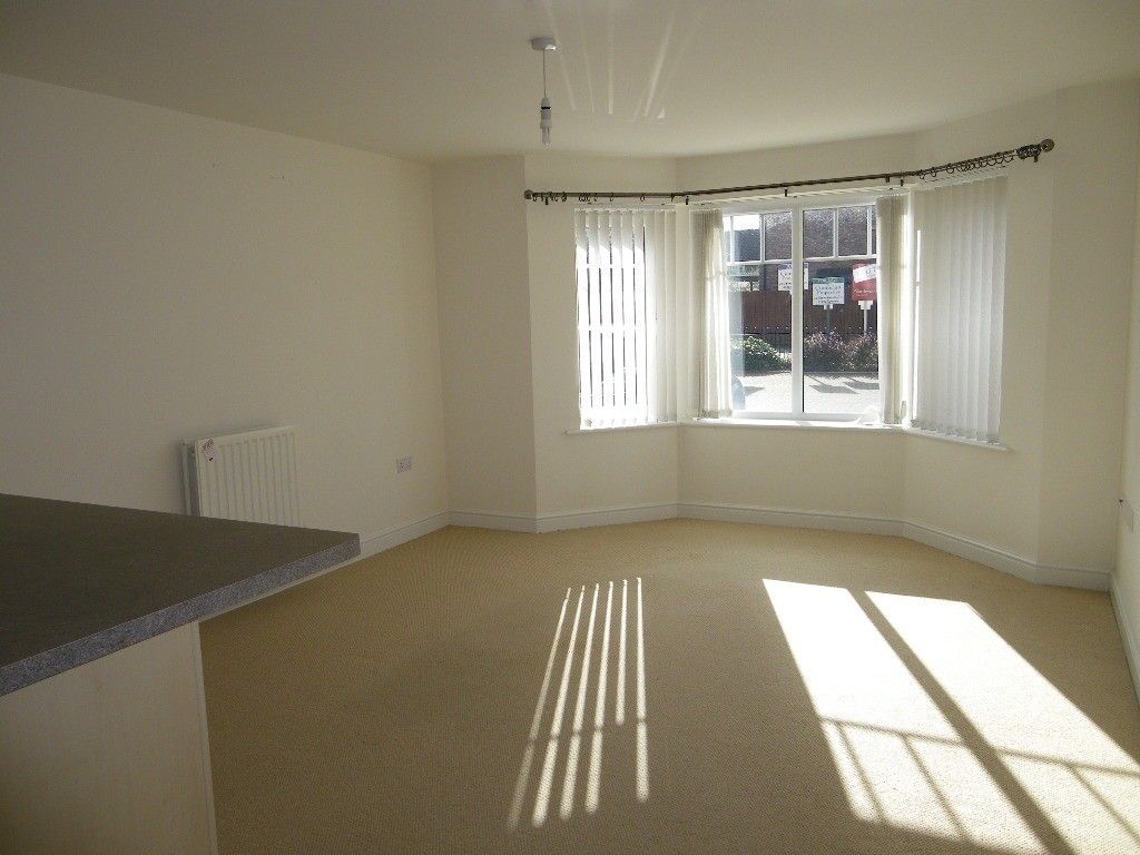 Property photo 2 of 7 Living Room